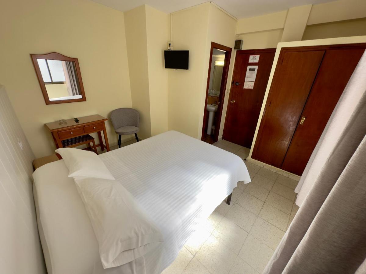 Hotel Cabello トレモリノス エクステリア 写真