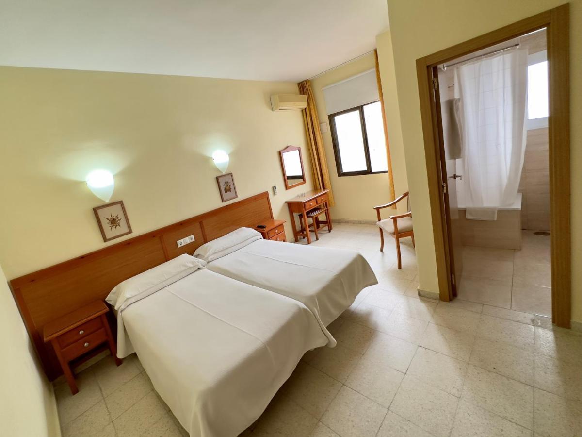 Hotel Cabello トレモリノス エクステリア 写真